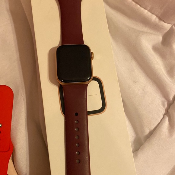 Series 4 Apple Watch 40 mm W/ cellular+GPS